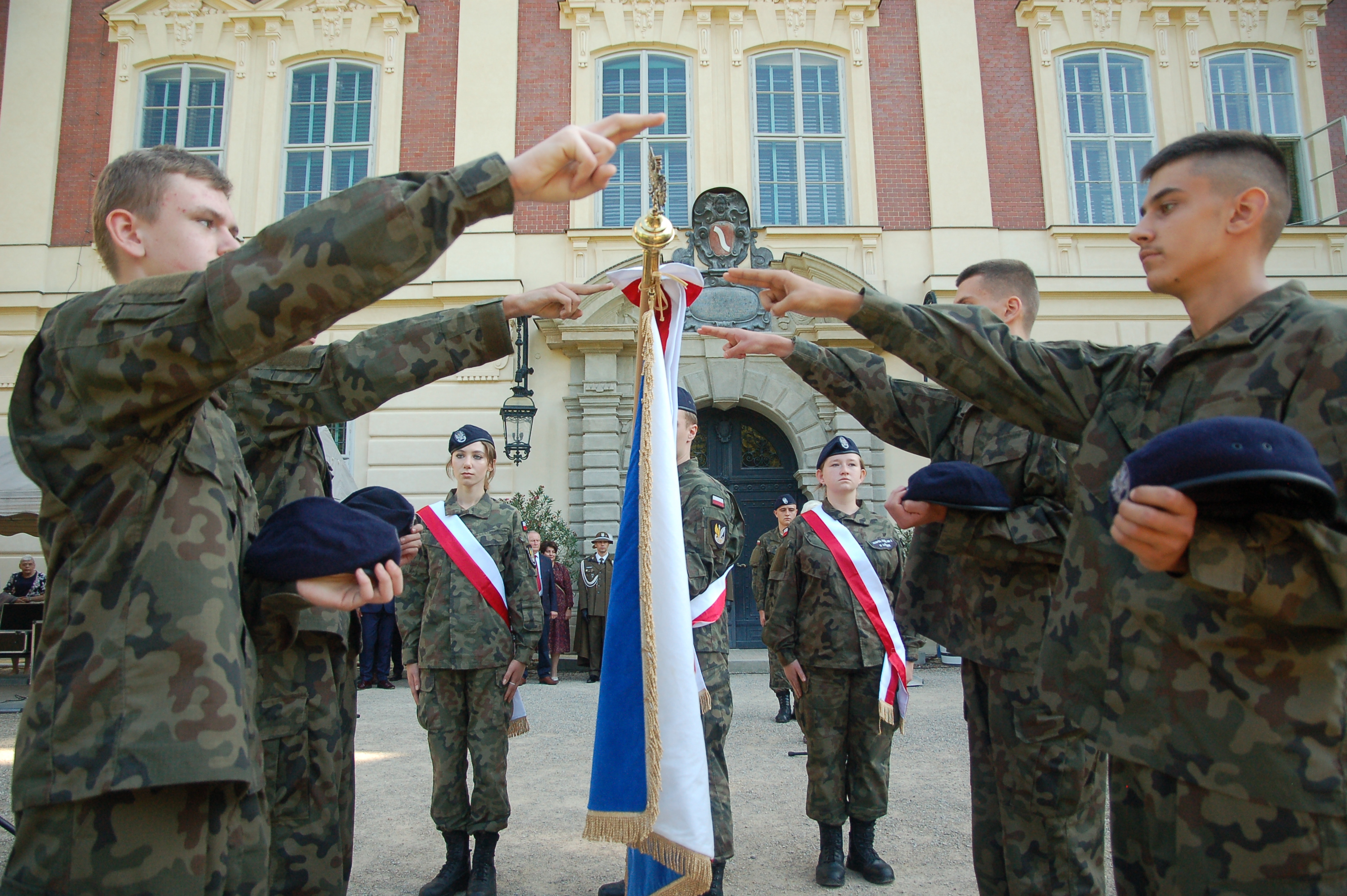 Ślubowanie uczniów klas mundurowych