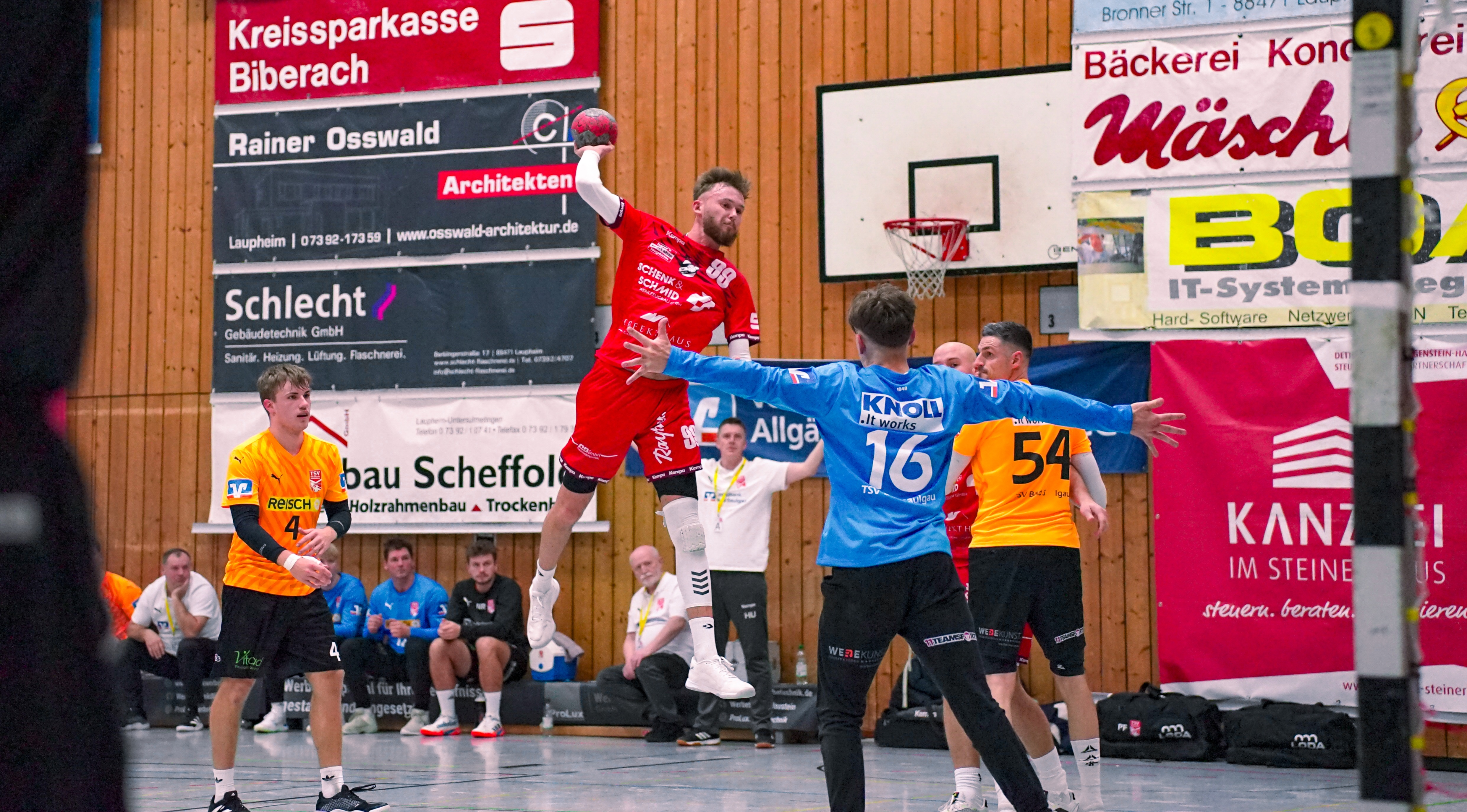 Daniel Masoldt beim Wurf für den HRW Laupheim