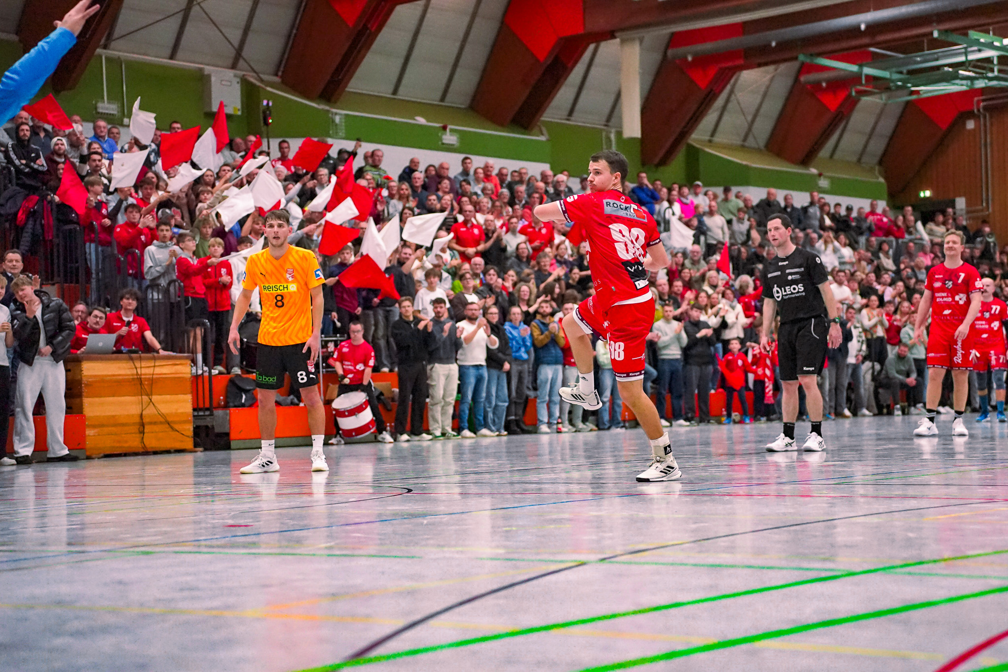 Timo Remane beim Siebenmeter für den HRW Laupheim