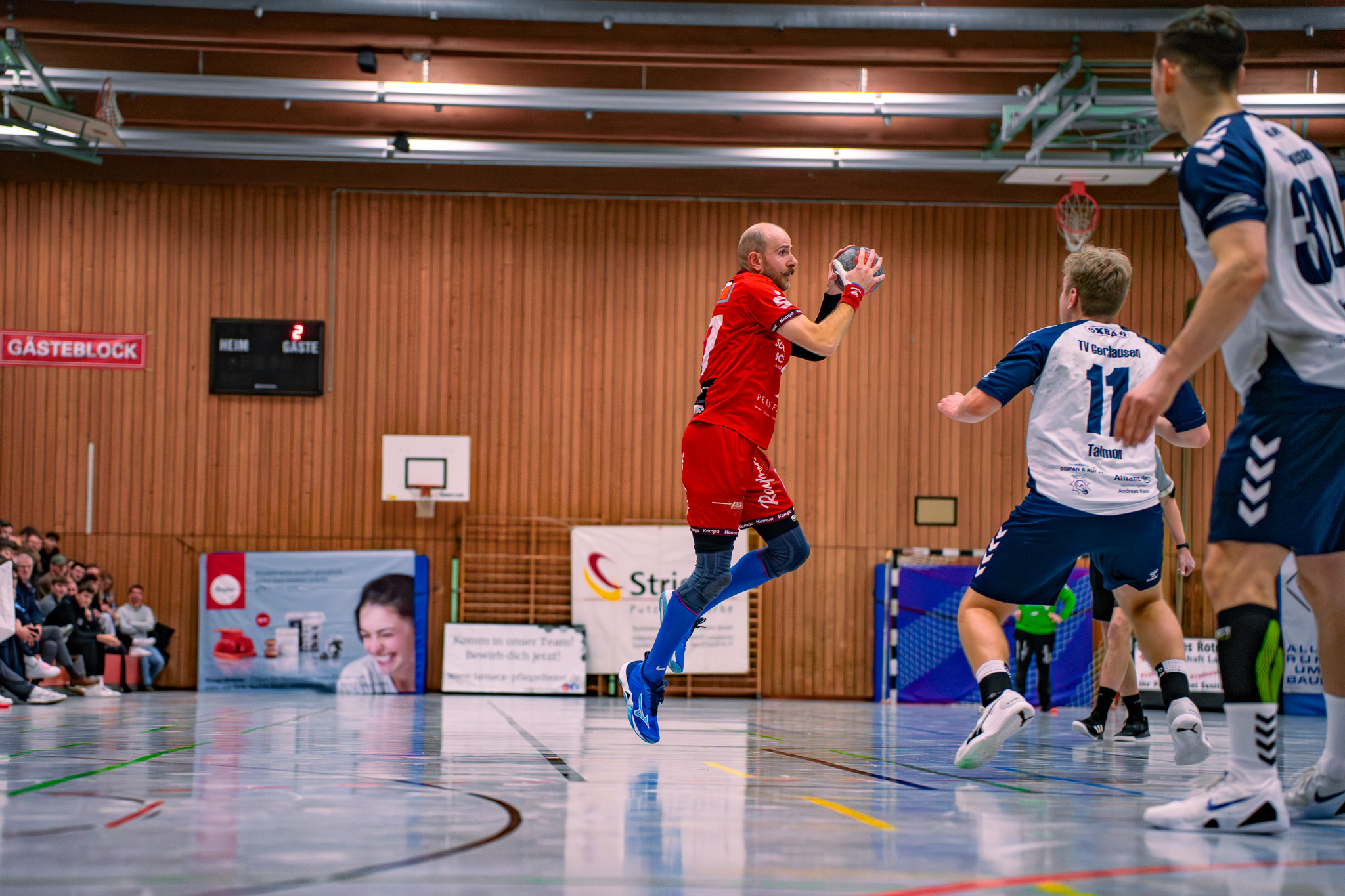 Nikola Mirkov am Ball für den HRW Laupheim