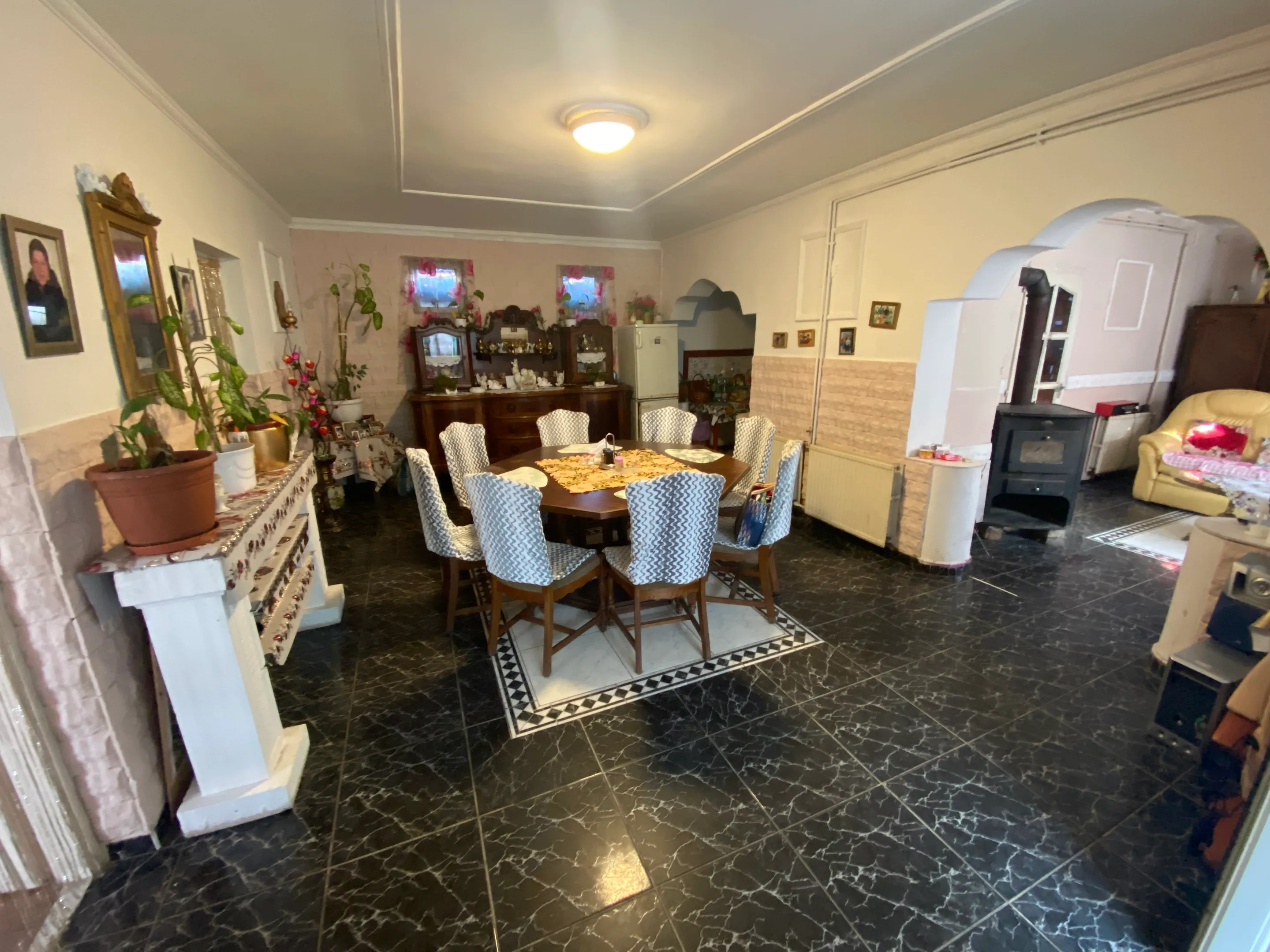 elado-csaladi-haz-esztergom-97486650-t6.webp