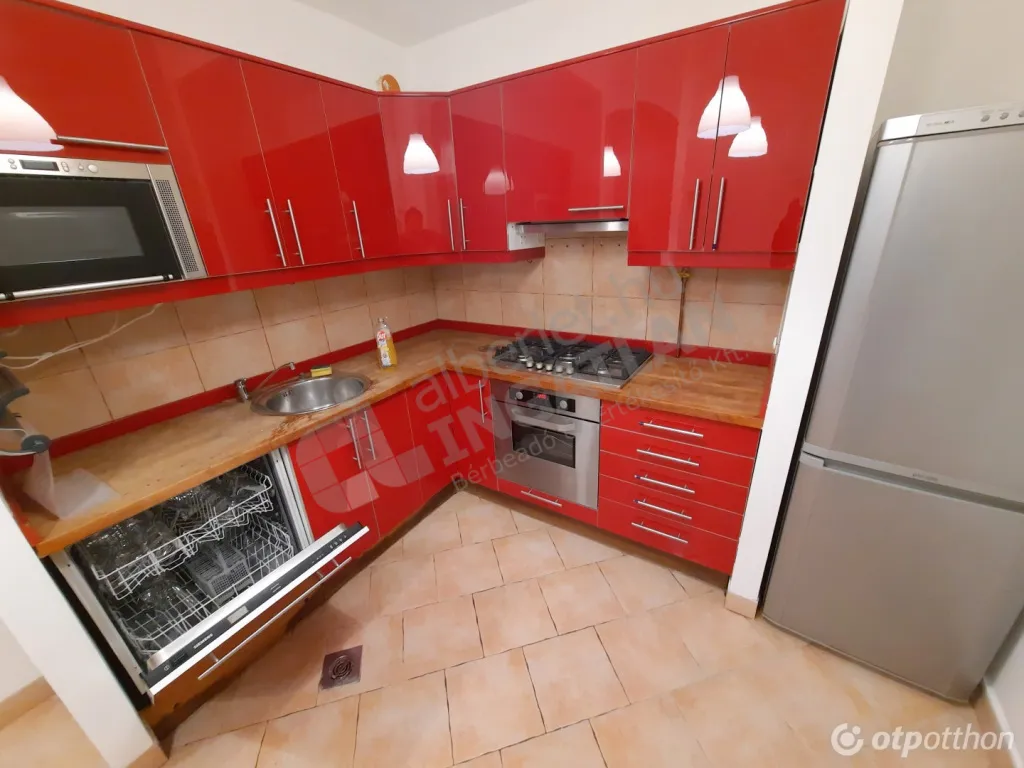 kiado-teglalakas-budapest-i-kerulet-88896146-k6.webp