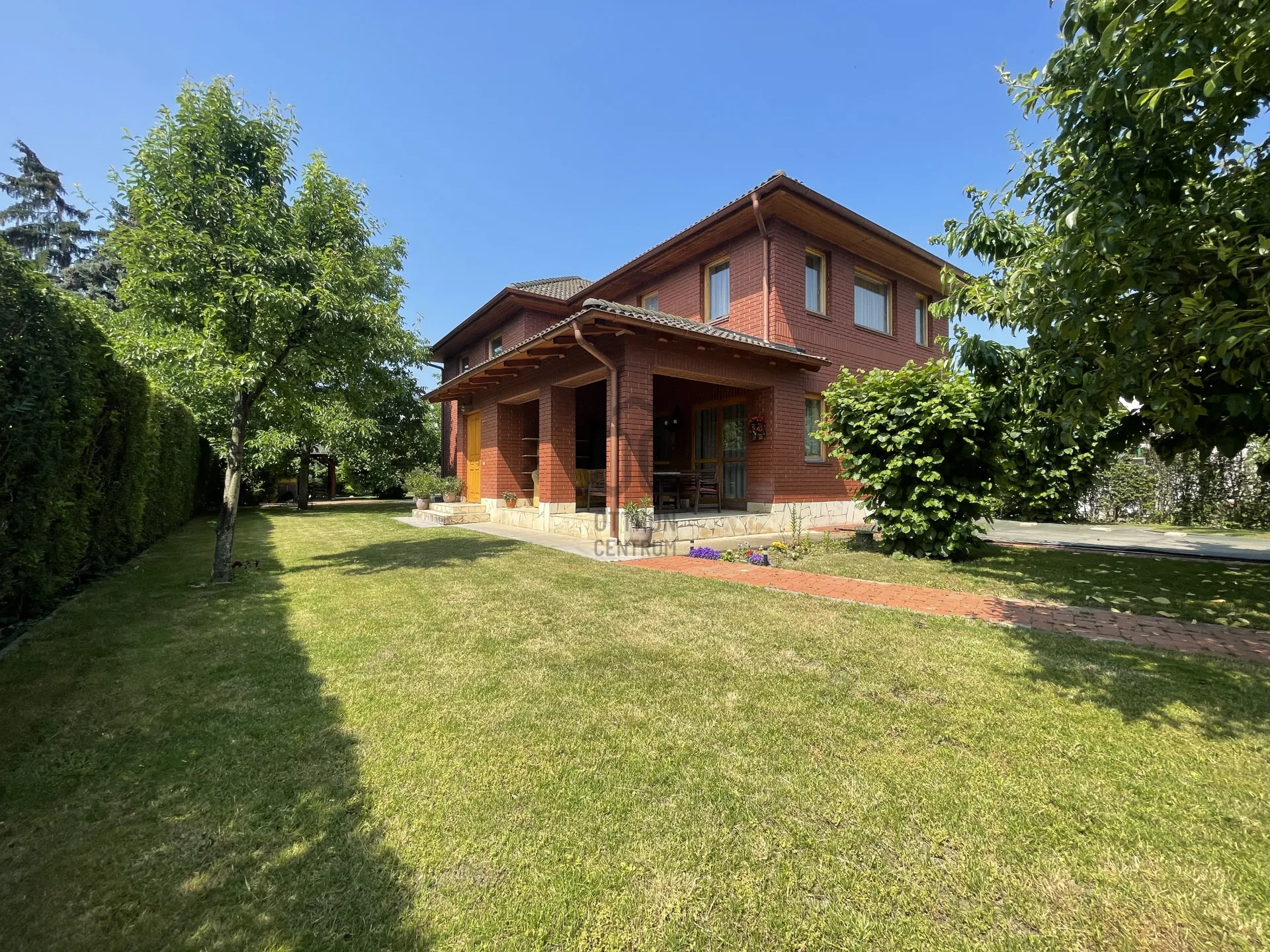 elado-csaladi-haz-debrecen-nyulas-93601279-t6 (1).webp