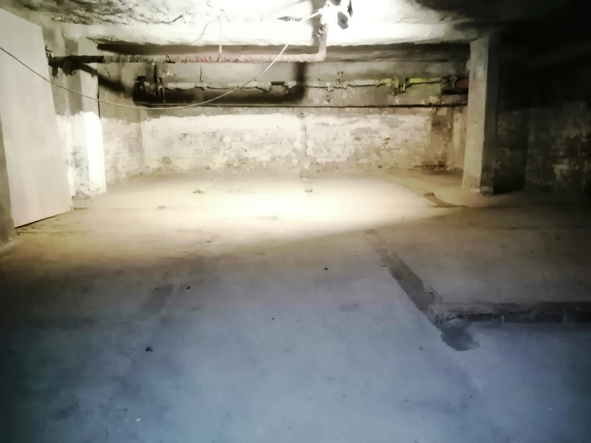 elado-uzlet-szolnok-belvaros-89375161-t6.webp