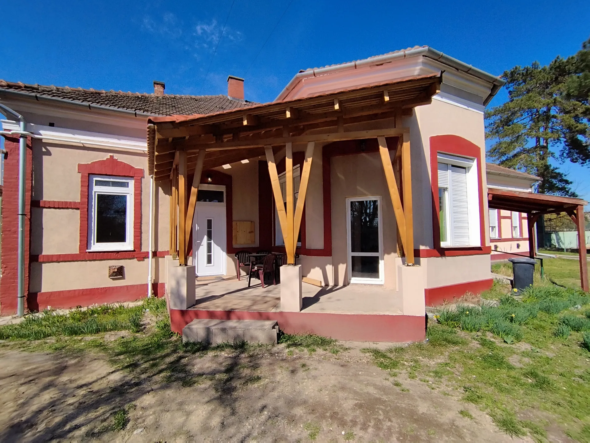 elado-teglalakas-lorinci-94823085-t6.webp