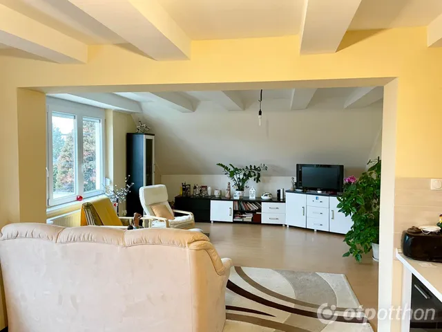 elado-csaladi-haz-szekesfehervar-oreghegy-83369080-k1.webp