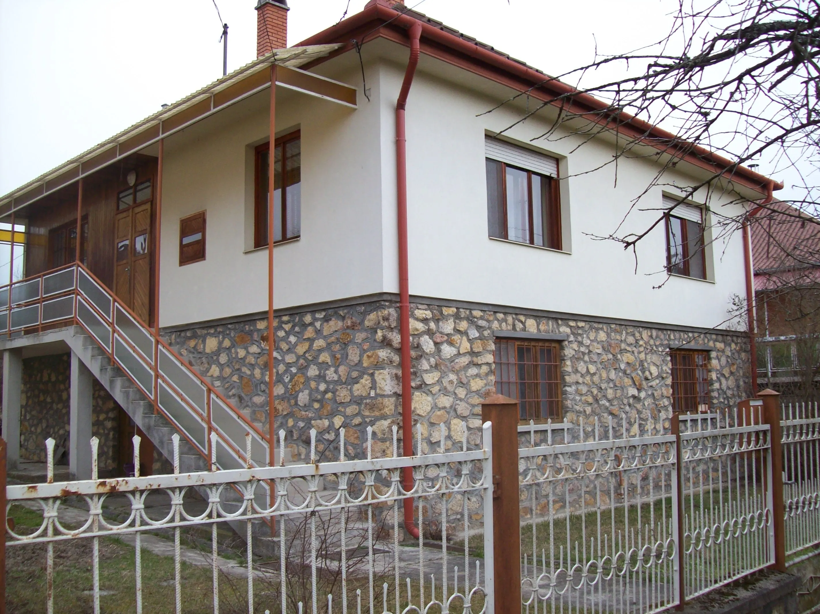 elado-csaladi-haz-fuzerkomlos-105042798-t6.webp