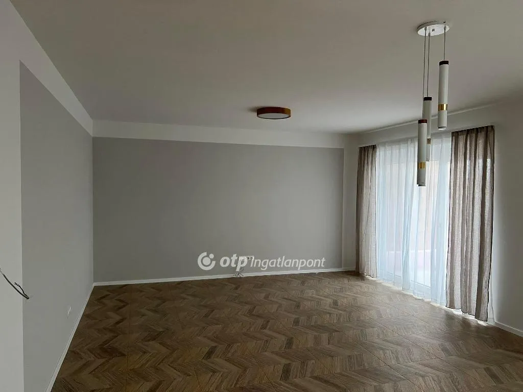elado-sorhaz-kapuvar-89568946-t6.webp
