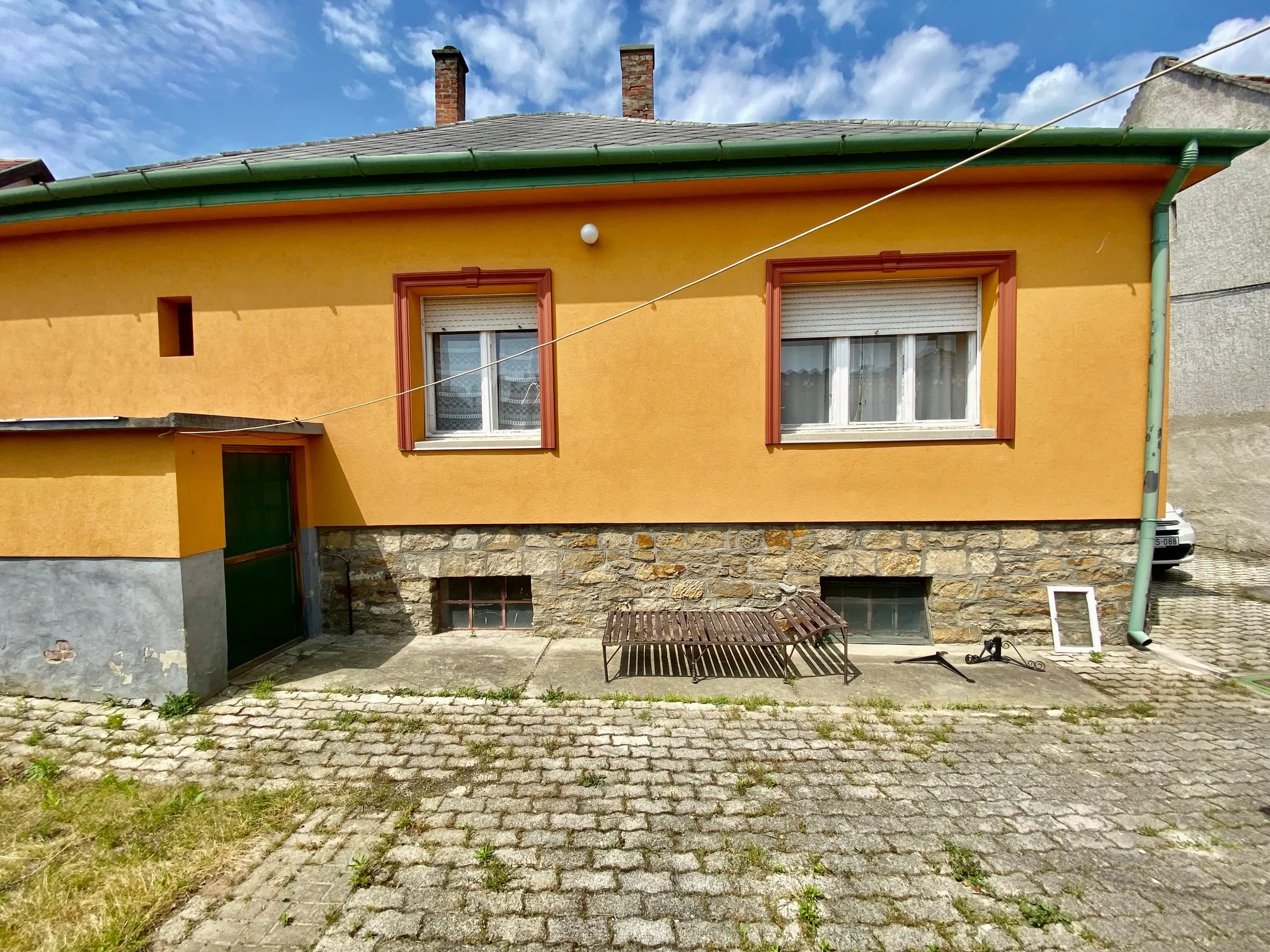 elado-hetvegi-haz-keszthely-92810043-t6.webp