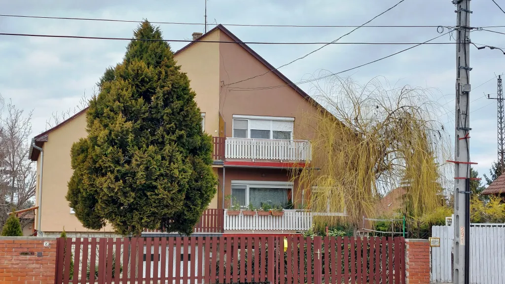 elado-ikerhaz-balatonszarszo-99735405-t6.webp