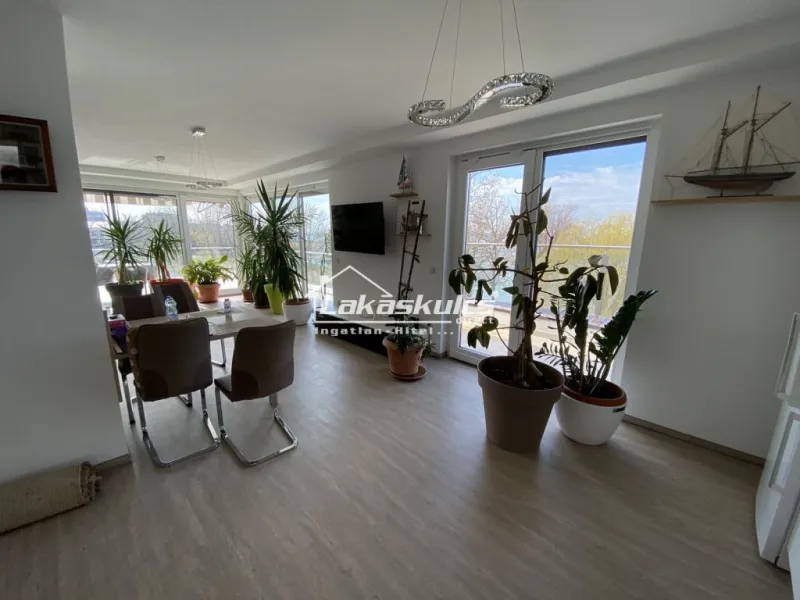 elado-teglalakas-siofok-83107231-t6.webp