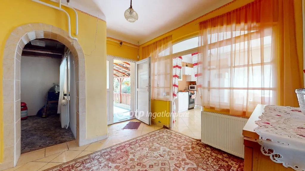 elado-csaladi-haz-putnok-106769957-t6.webp