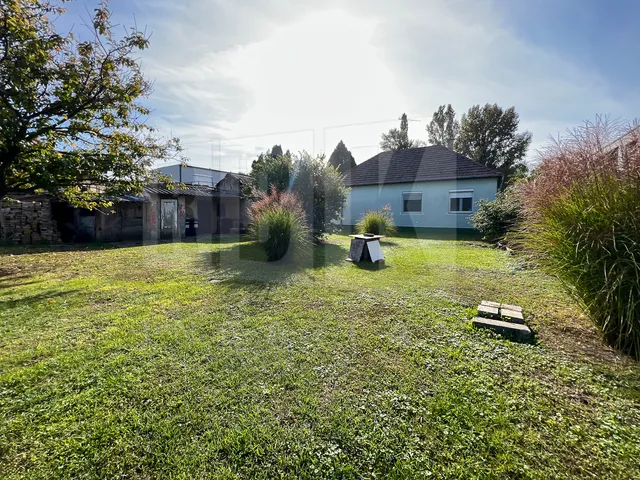 3_elado-csaladi-haz-budapest-x-kerulet-felsorakos-99594215-t1.webp