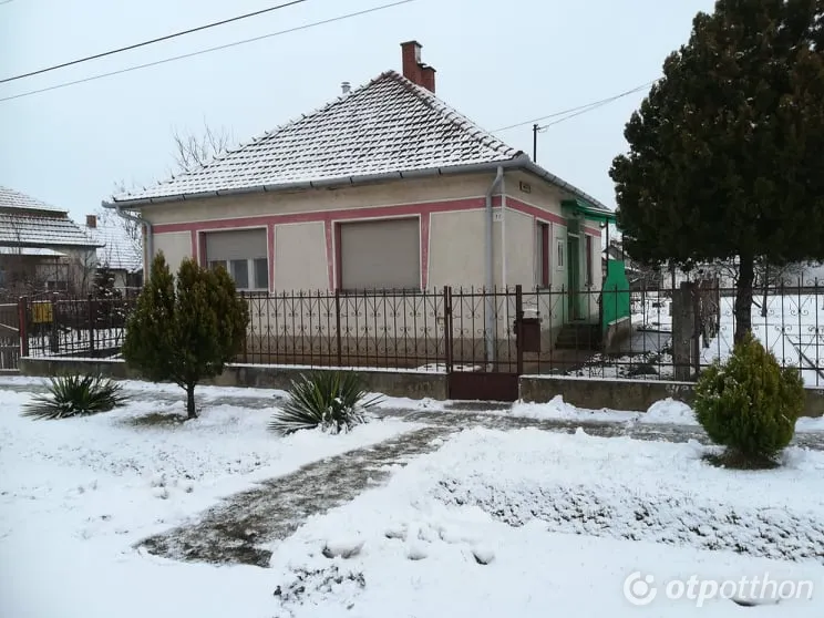 elado-csaladi-haz-jaszszentandras-84755376-k6.webp
