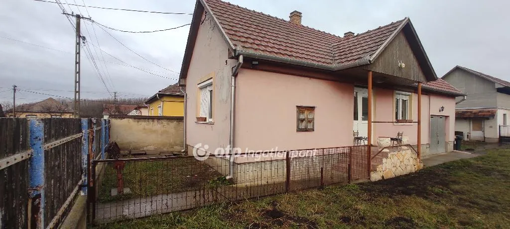 elado-csaladi-haz-ujszentmargita-99023800-t6.webp