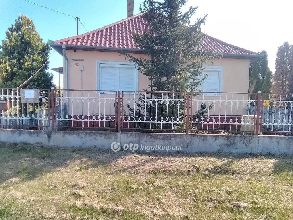 elado-csaladi-haz-nyiradony-105024140-t6.webp