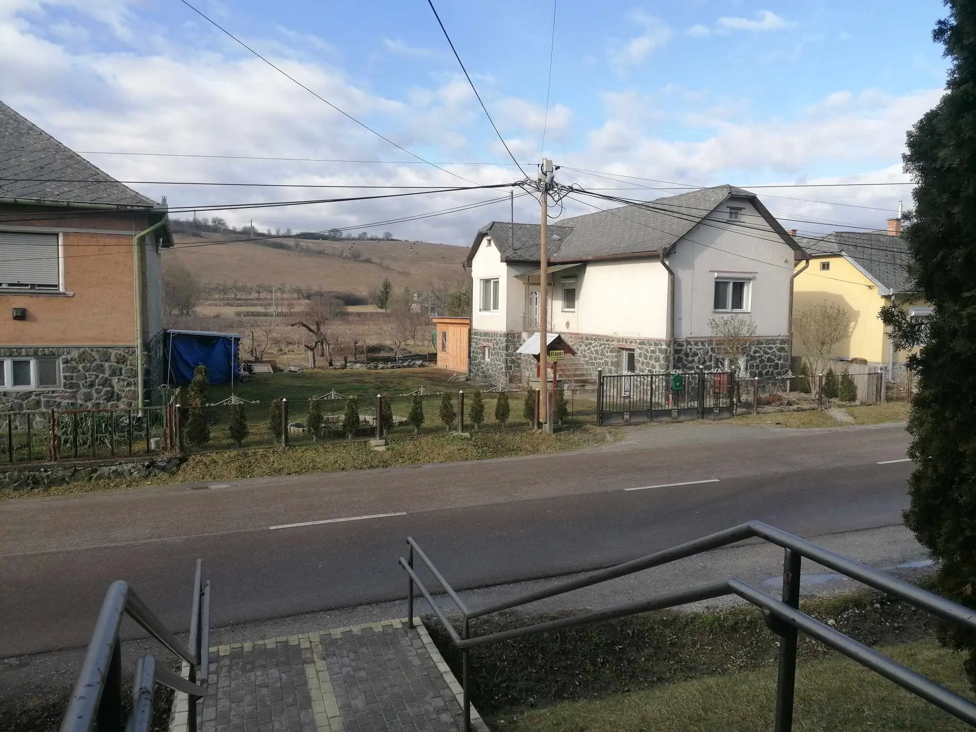 elado-csaladi-haz-balaton-kozseg-100993687-t6.webp