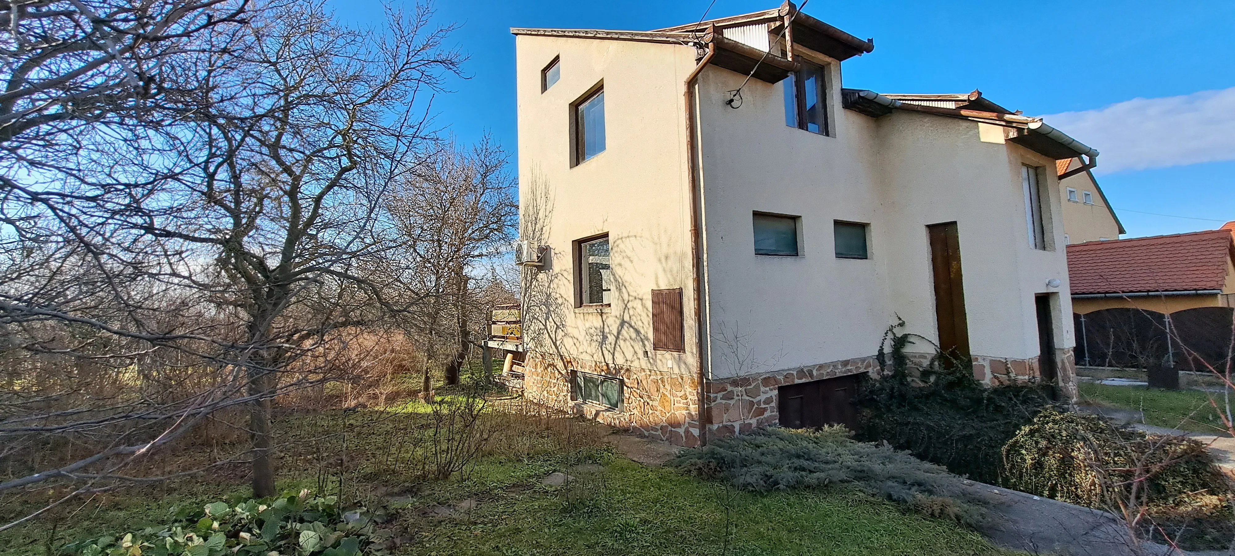 1elado-csaladi-haz-szekesfehervar-oreghegy-110452883-t6.webp