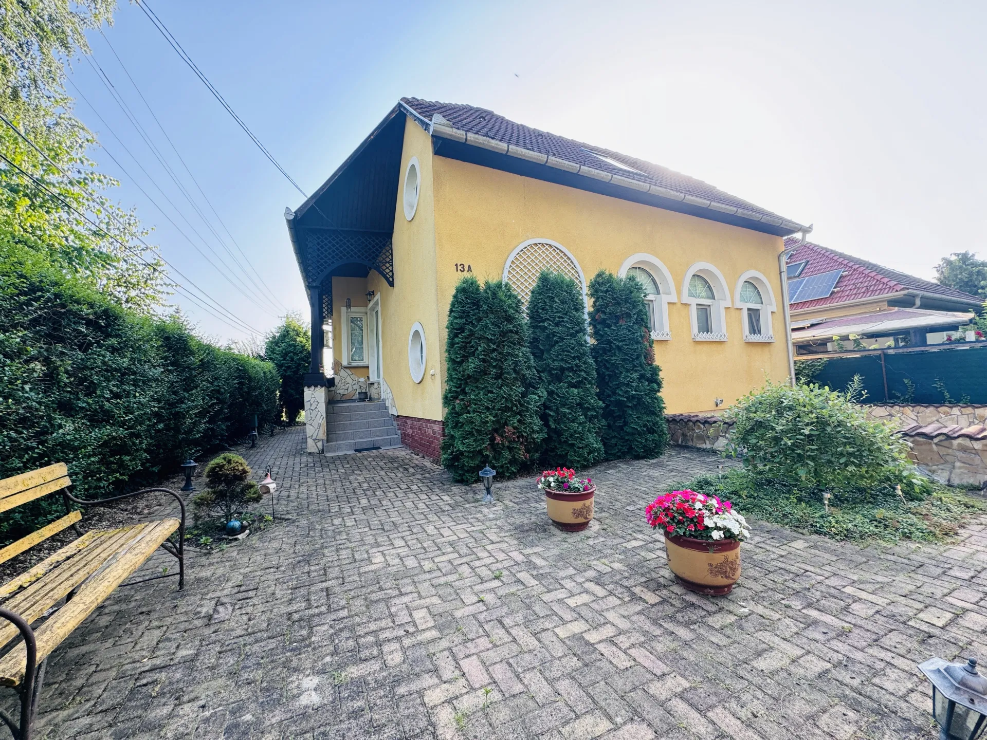 elado-csaladi-haz-gyor-pinnyed-111257660-t6.webp