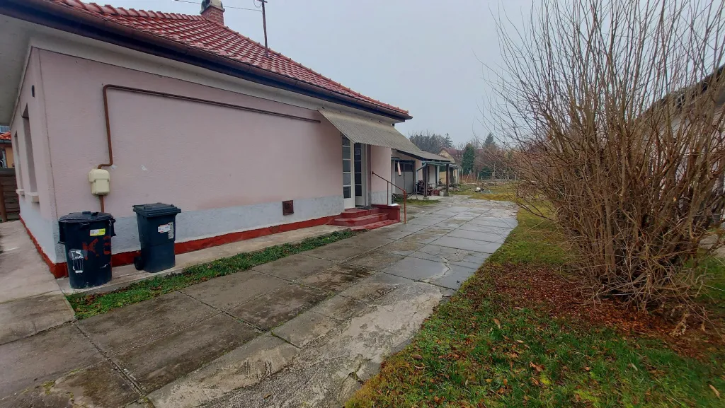 elado-csaladi-haz-siofok-111393066-t6.webp