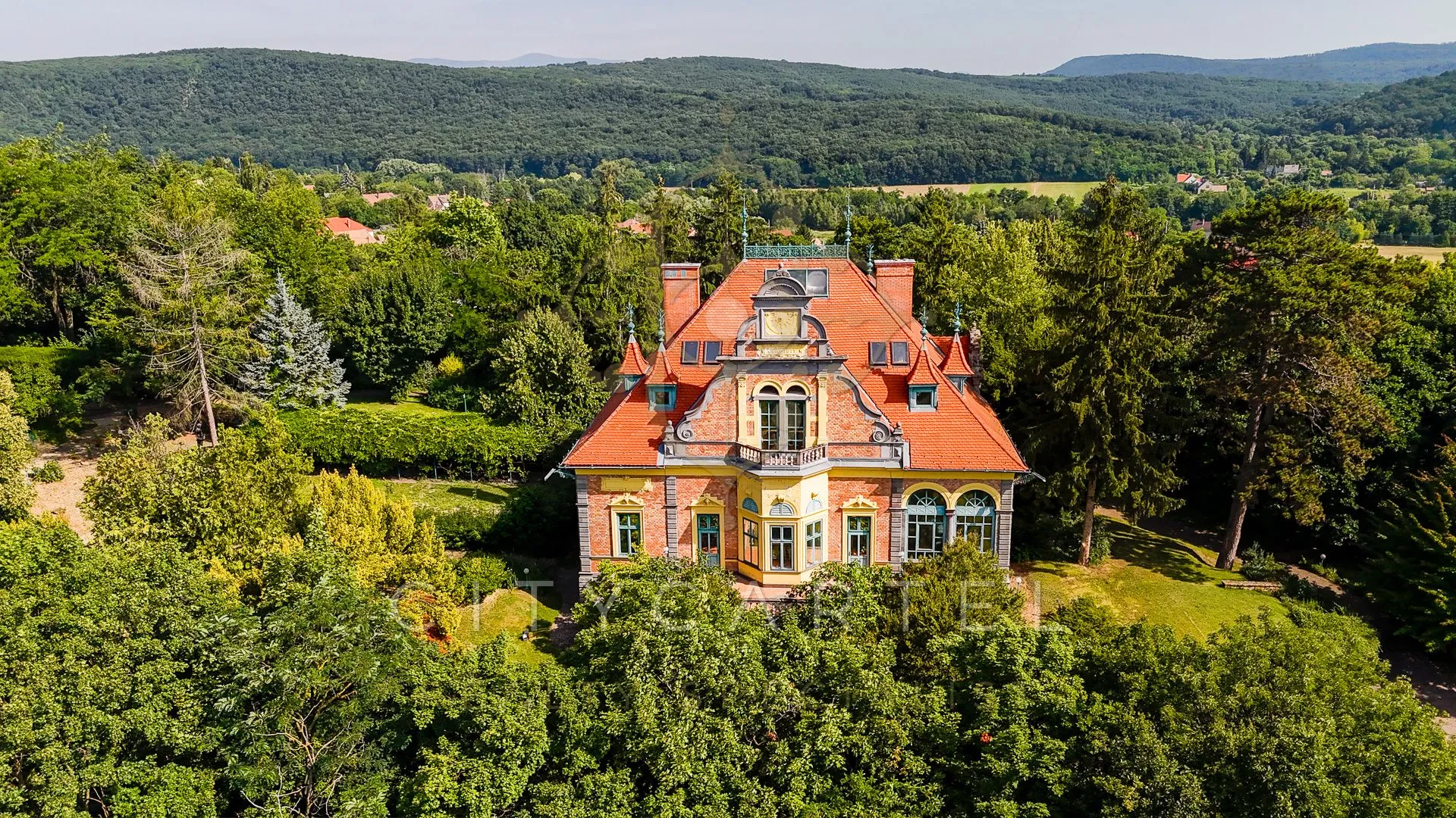 elado-villa-kastely-vac-105037649-t6.webp