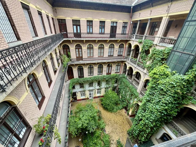 elado-teglalakas-budapest-vi-kerulet-nagykoruton-beluli-terulet-114228318-t1.webp
