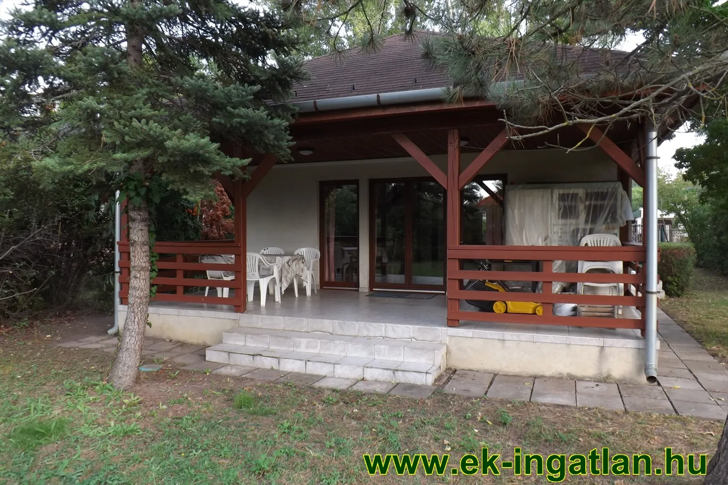 1elado-hetvegi-haz-velence-98226451-t6.webp
