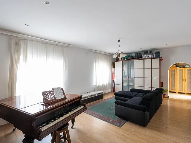 elado-csaladi-haz-budapest-iii-kerulet-csillaghegy-112353882-t1.webp