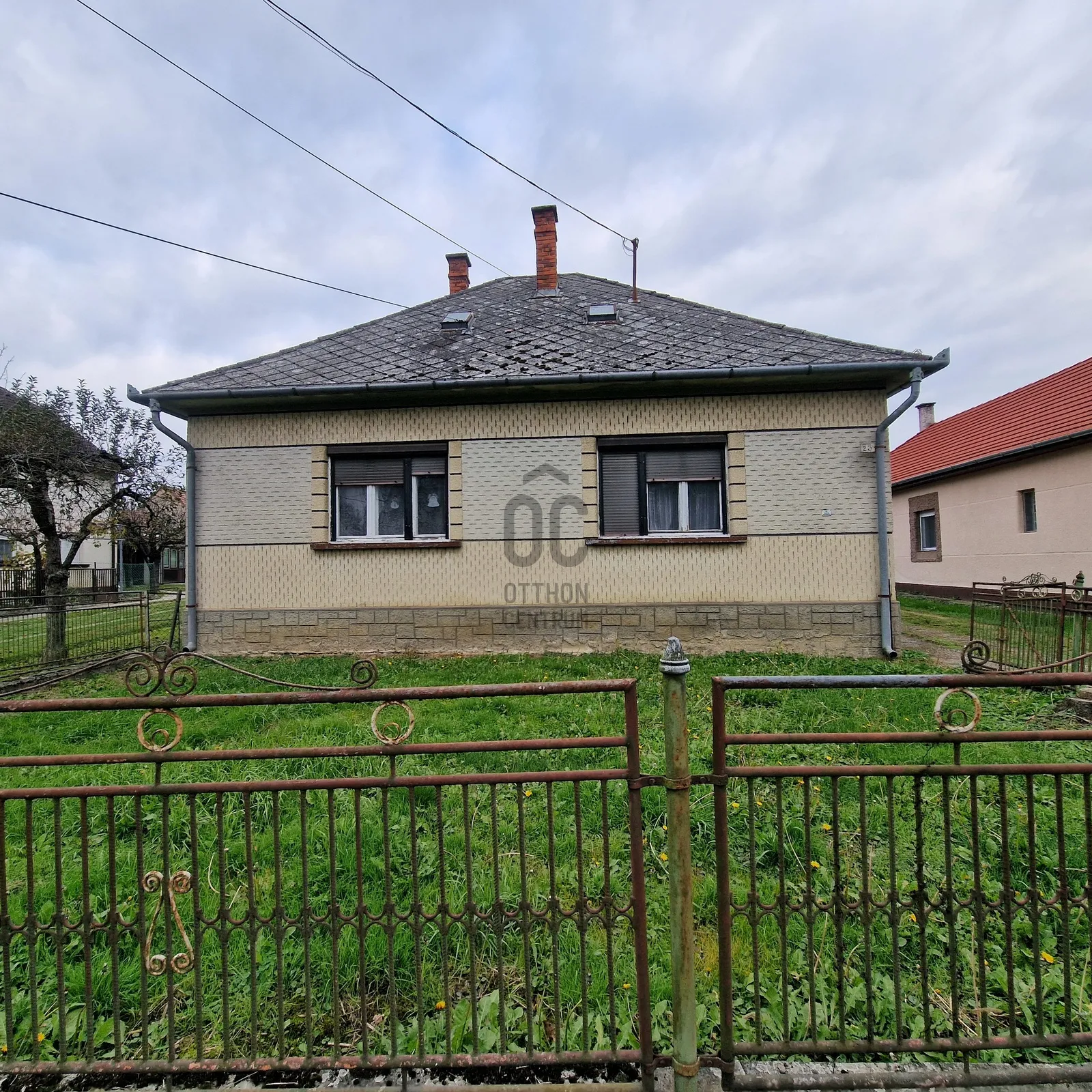 elado-csaladi-haz-belsosard-108400517-t6.webp