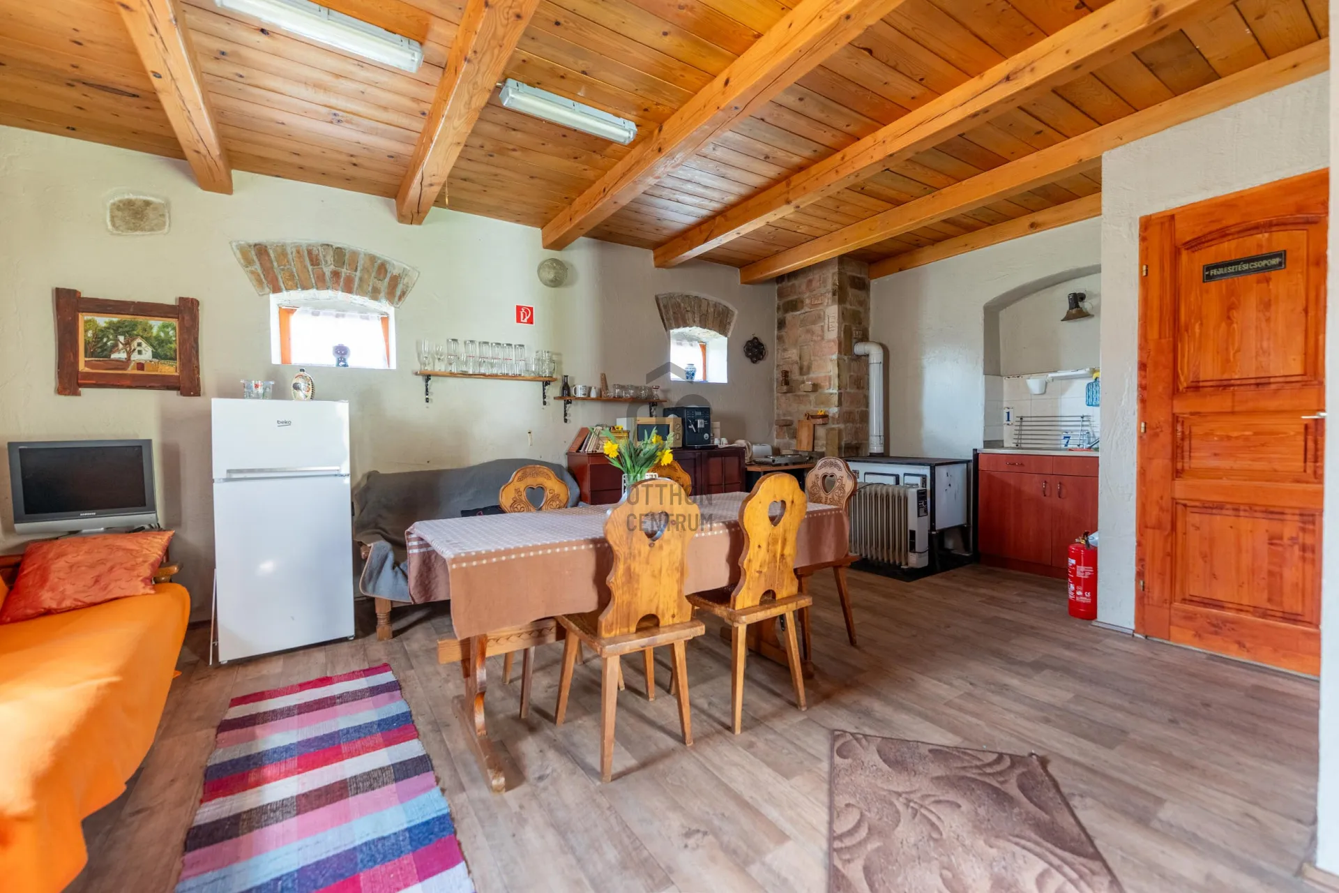 elado-hotel-panzio-herend-112973139-t6.webp