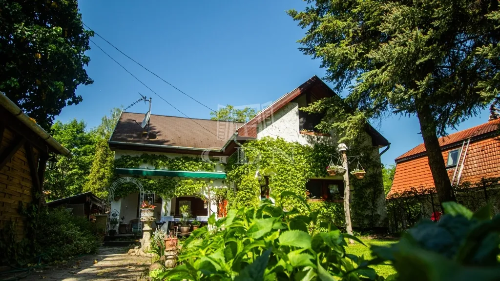 elado-csaladi-haz-szigetmonostor-horany-102190659-t6.webp