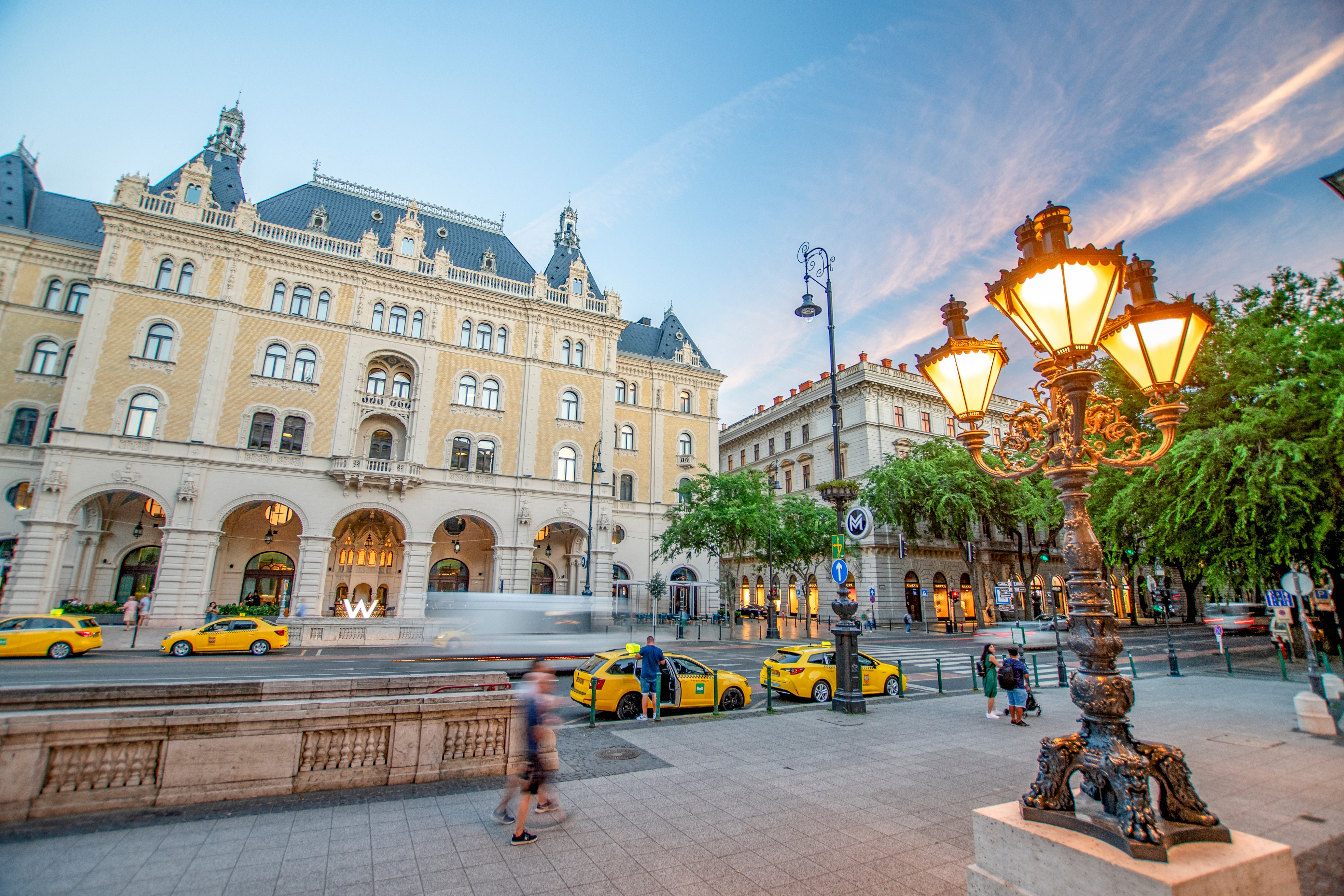 Budapest Andrássy W hotel.jpg