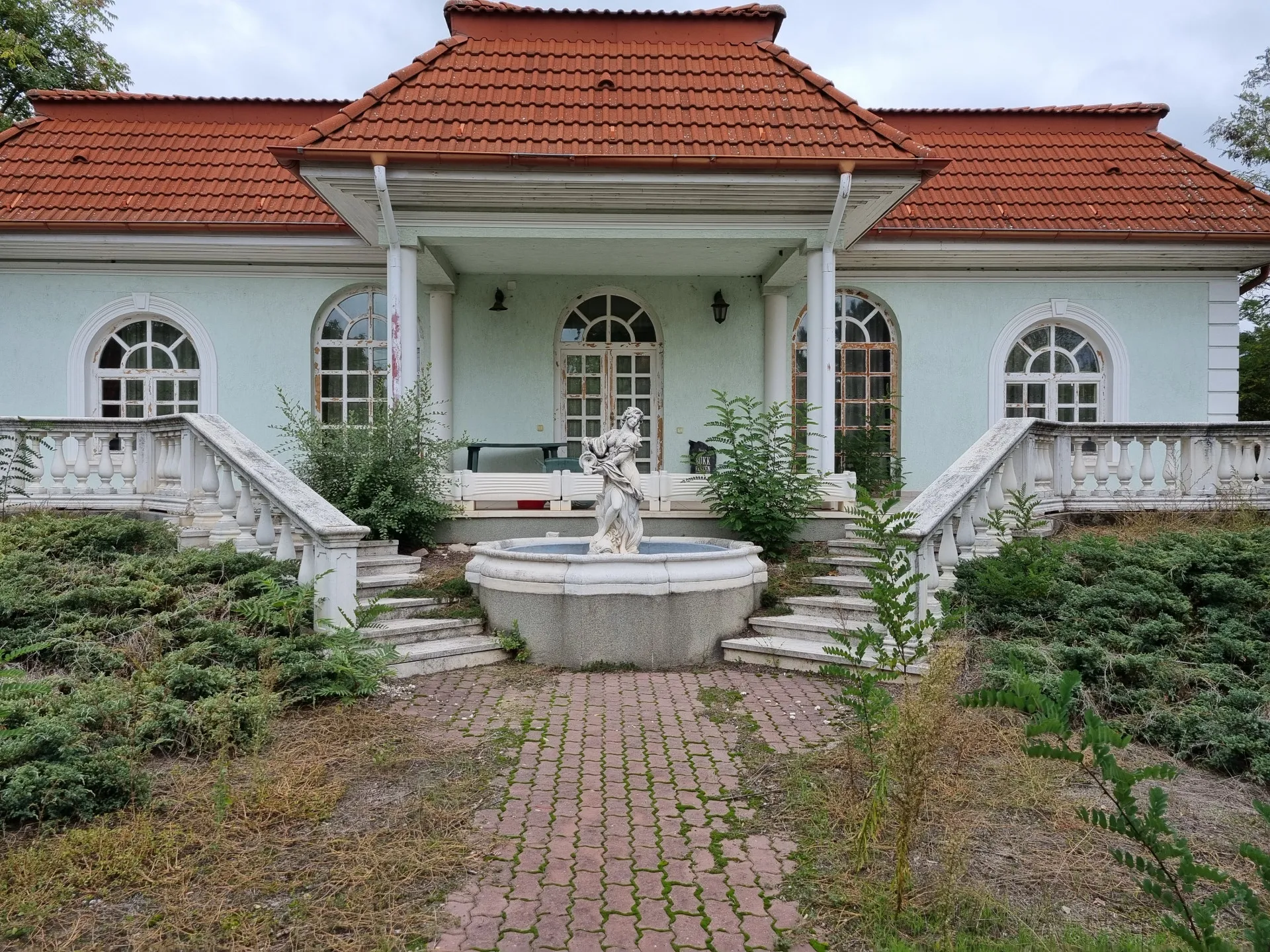 elado-kuria-cserkeszolo-82425674-t6.webp