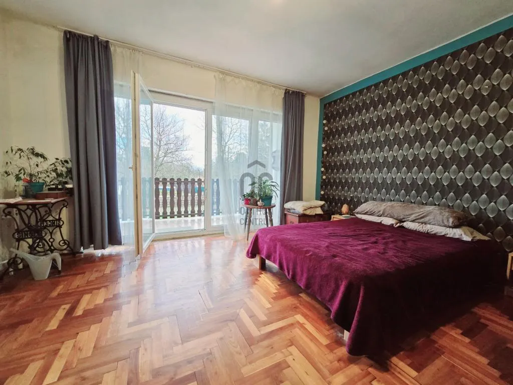 elado-csaladi-haz-balatonakarattya-110391142-t6.webp