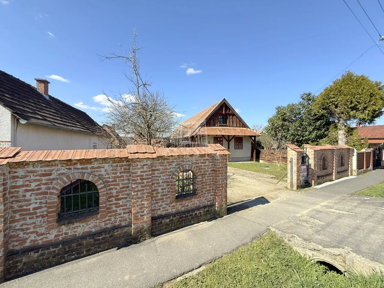 elado-csaladi-haz-pusztaszentlaszlo-112029883-t6.webp