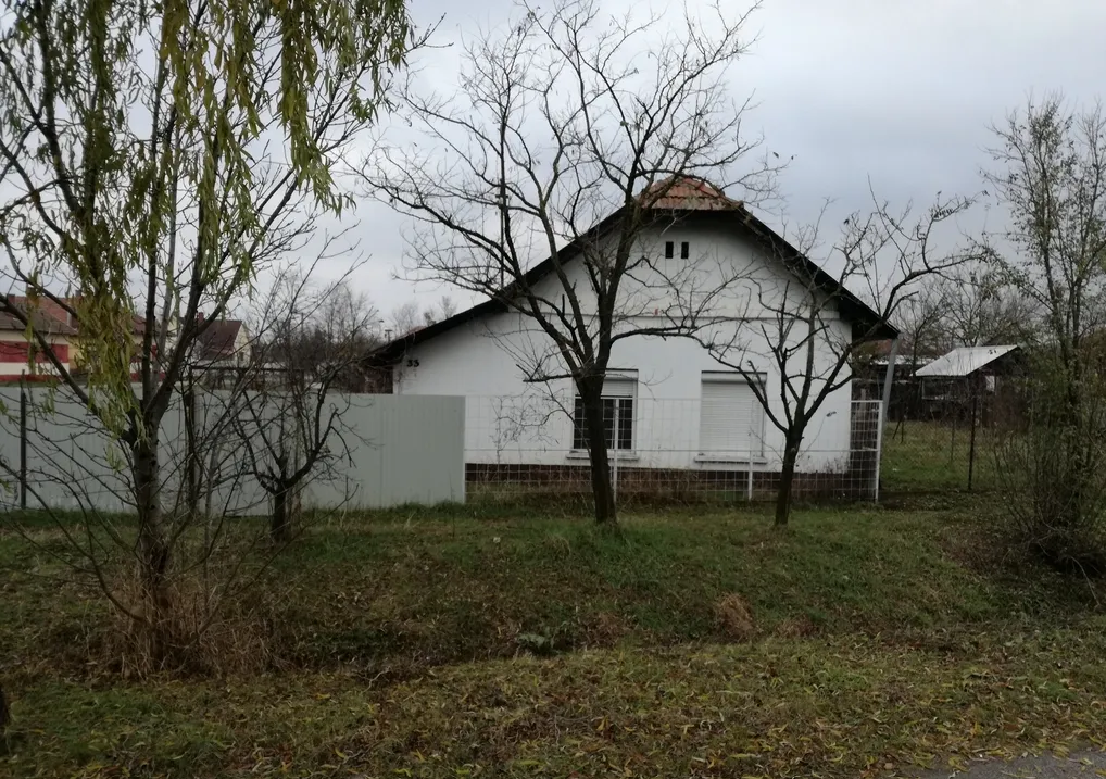 elado-csaladi-haz-veszto-113819489-t6.webp