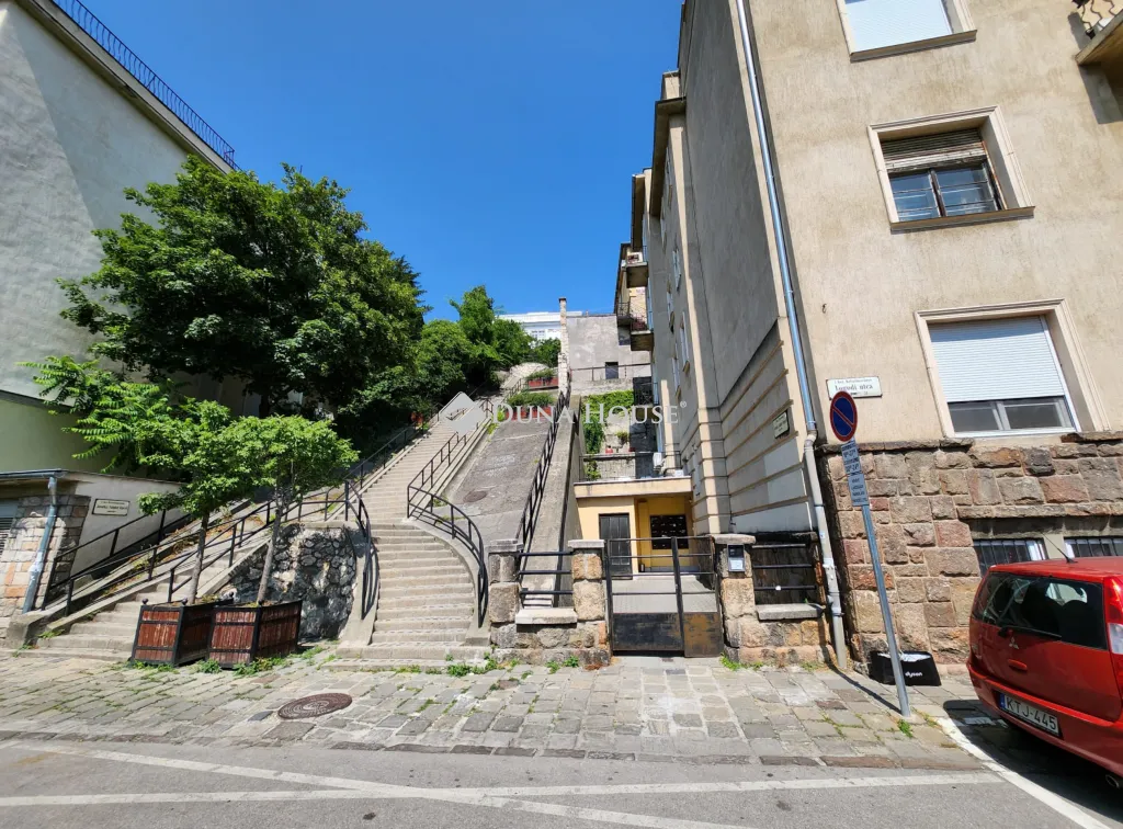 elado-teglalakas-budapest-i-kerulet-115433019-t6.webp