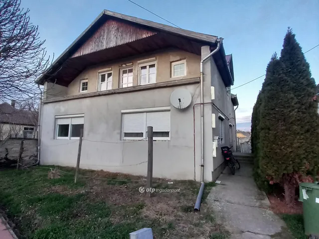 elado-csaladi-haz-dunaszentbenedek-110422390-t1.webp