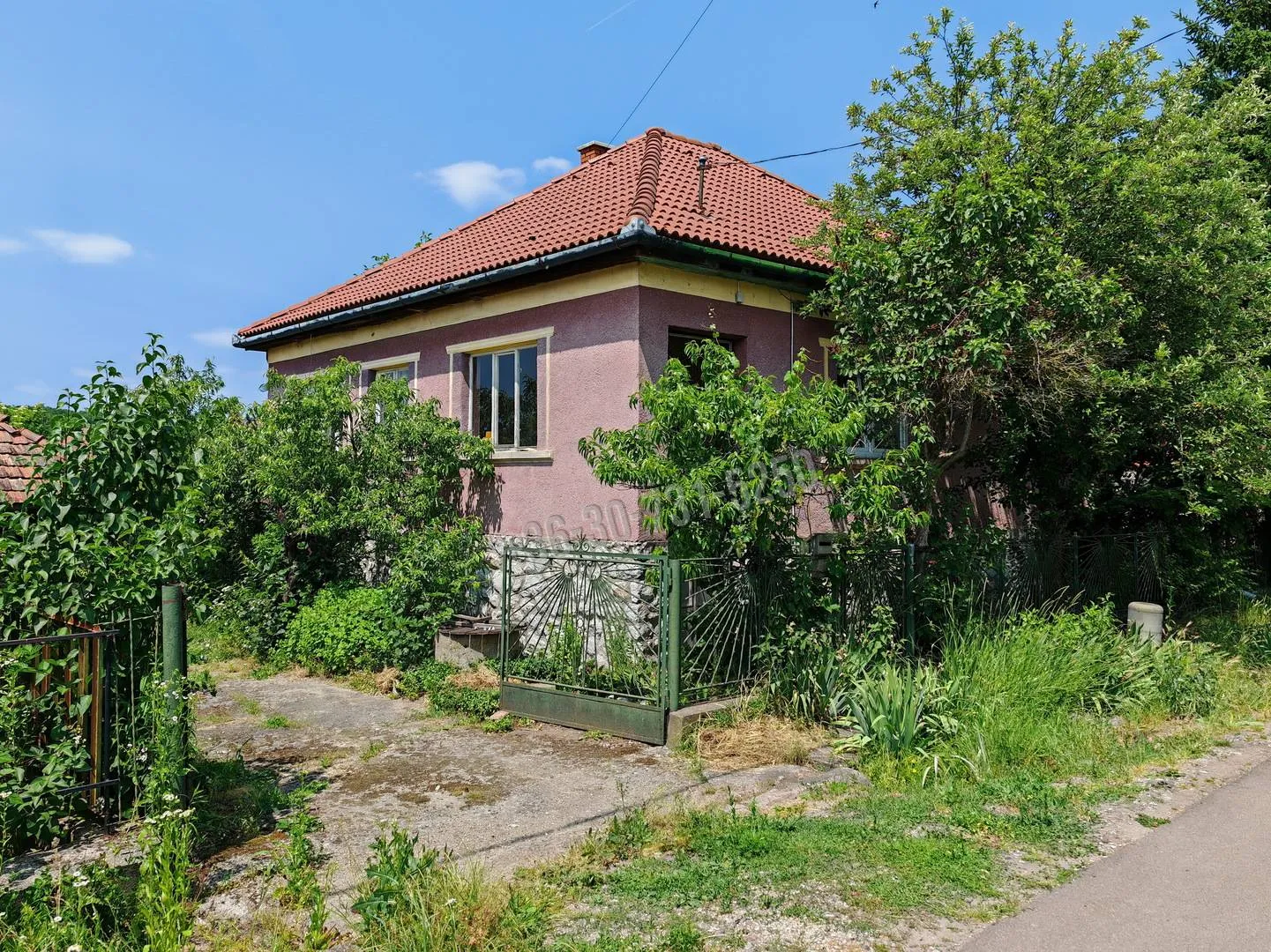 elado-csaladi-haz-egerszolat-115392746-t6.webp