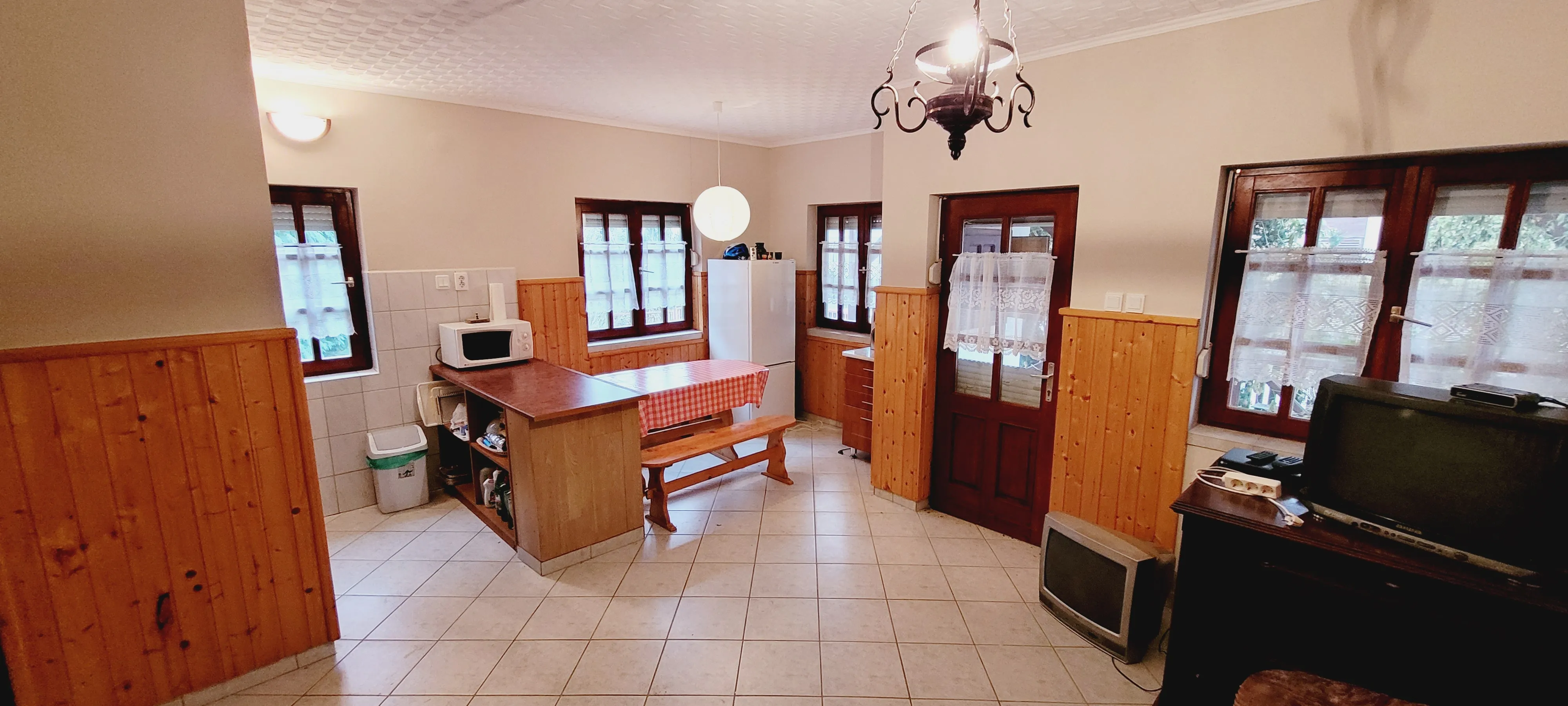 elado-udulo-nyaralo-tiszacsege-108893851-t6.webp