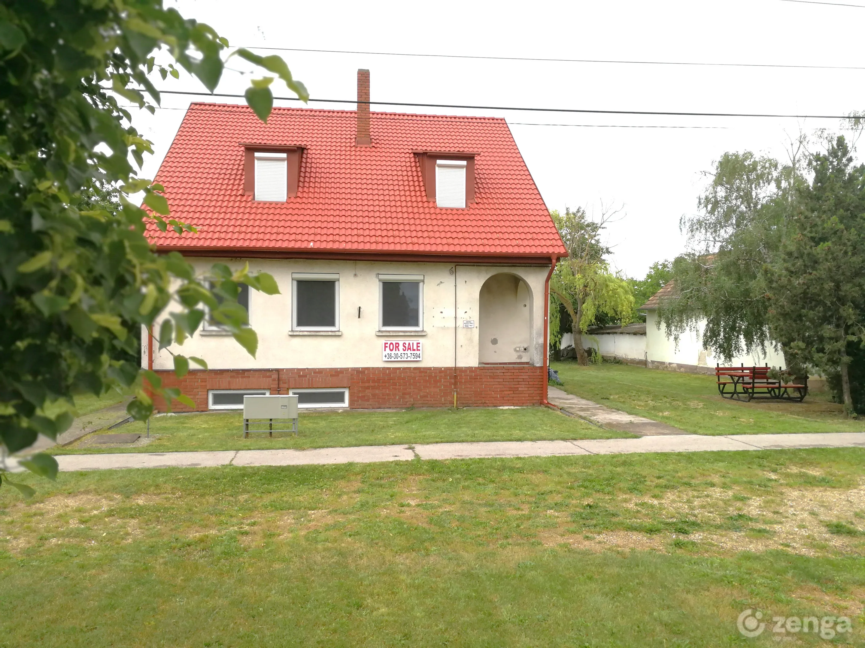 elado-csaladi-haz-varbalog-108660452-k6.webp