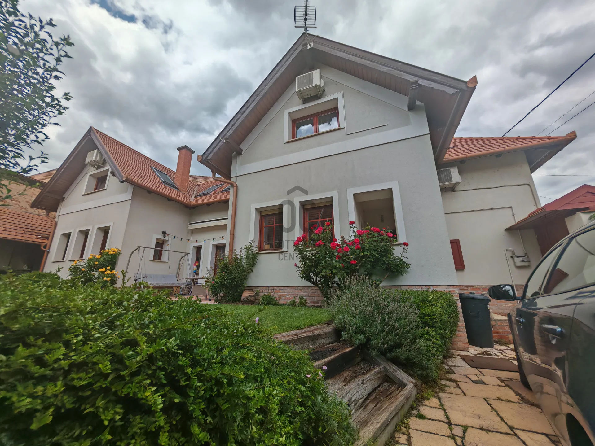 elado-csaladi-haz-esztergom-szenttamas-117280179-t6.webp