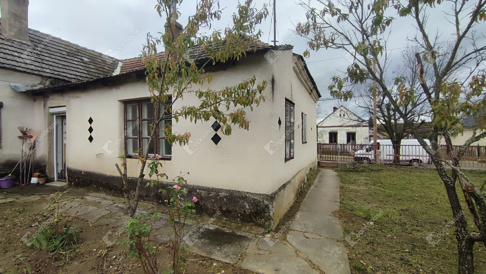 elado-csaladi-haz-bakhaza-106931771-t6.webp