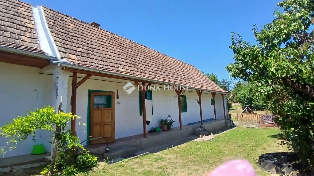 elado-csaladi-haz-karad-117597410-t6.webp