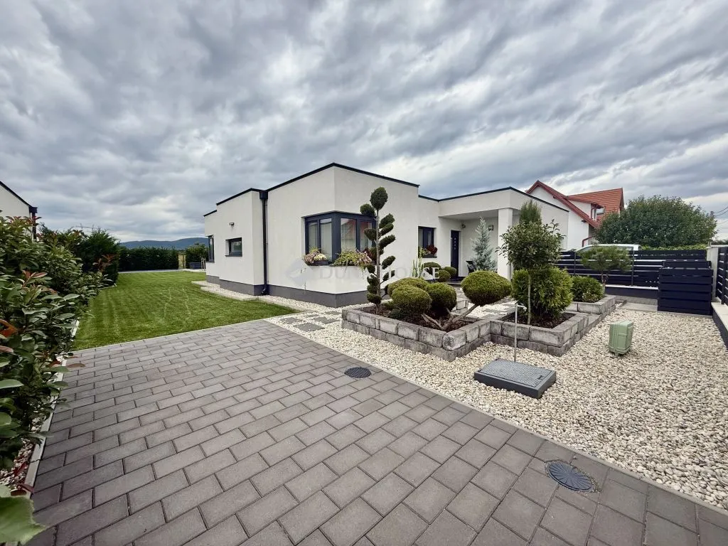 2elado-csaladi-haz-veszprem-117969714-t6.webp