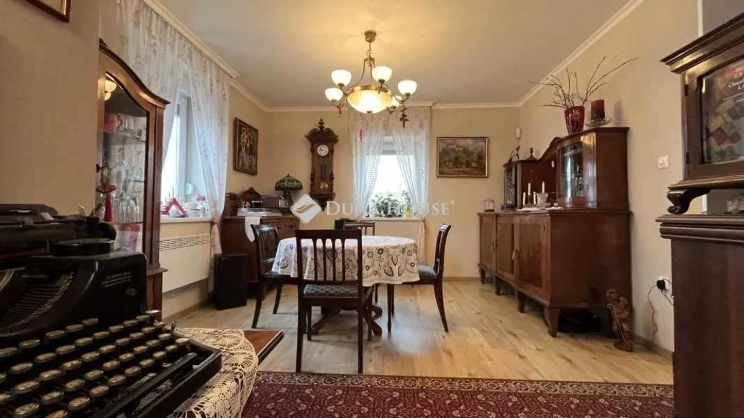 elado-csaladi-haz-keszthely-115407118-t6.webp