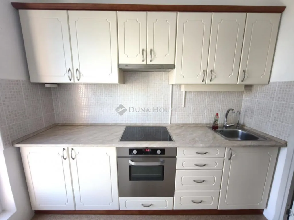 elado-panellakas-pecs-118482505-t6.webp