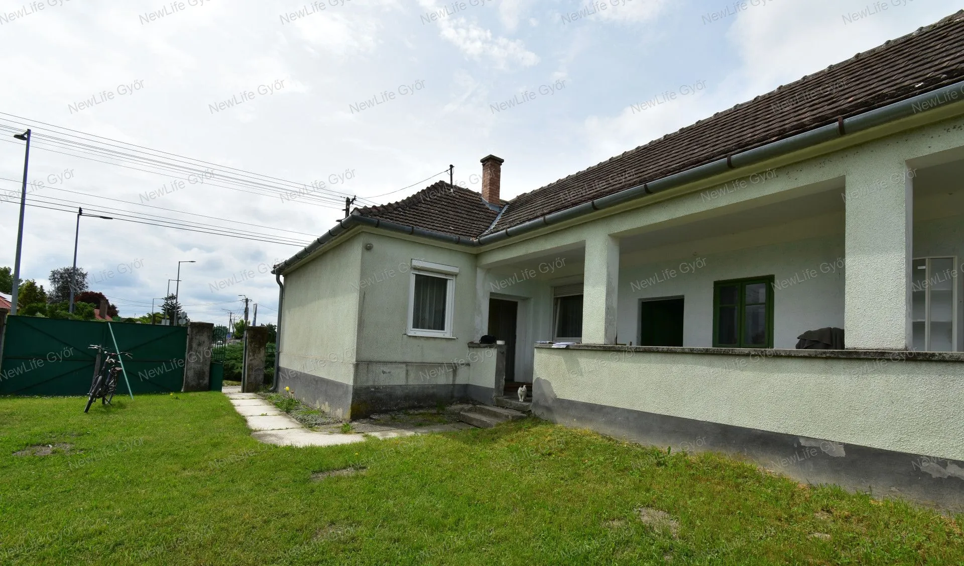 elado-csaladi-haz-asvanyraro-117524714-t6.webp