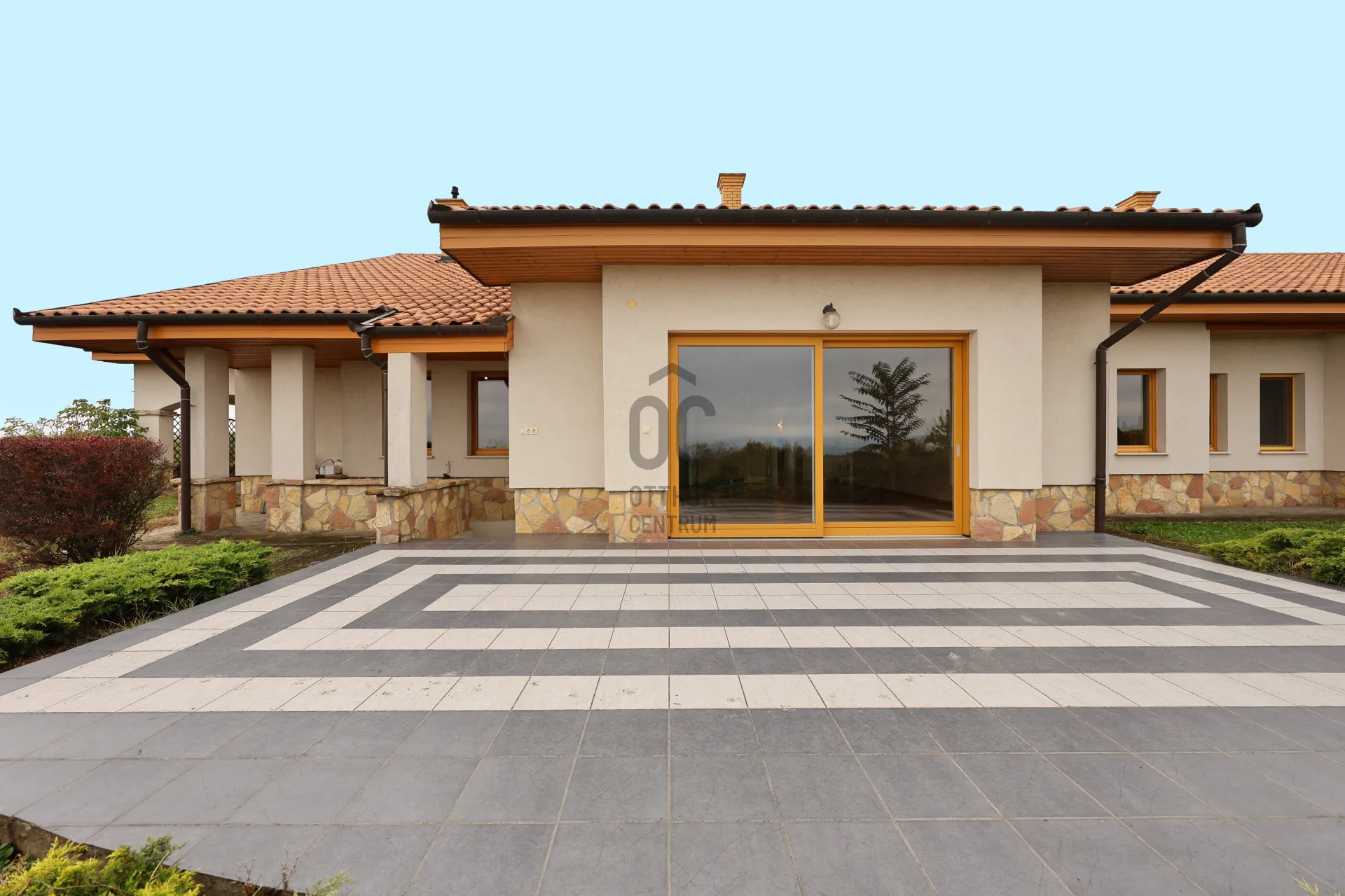 elado-csaladi-haz-urom-119332126-t6.webp