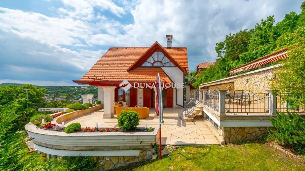elado-csaladi-haz-balatonfured-116075866-t6.webp